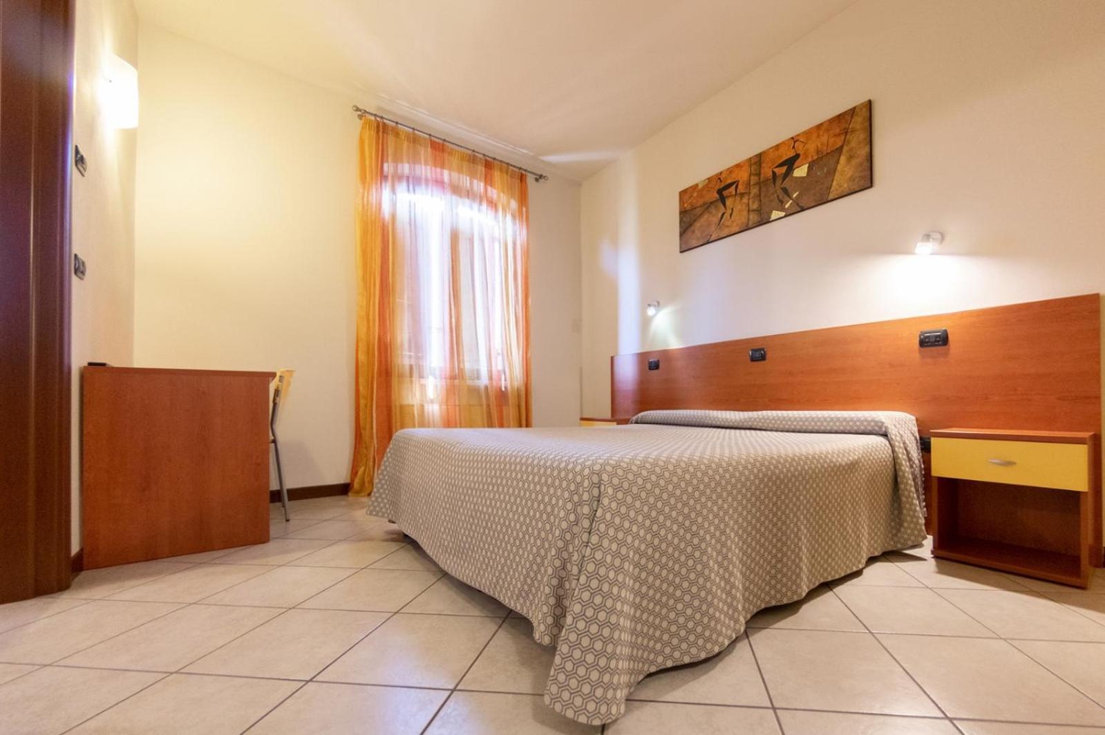 La Stazione Camere Caffe Castiglione Delle Stiviere Εξωτερικό φωτογραφία